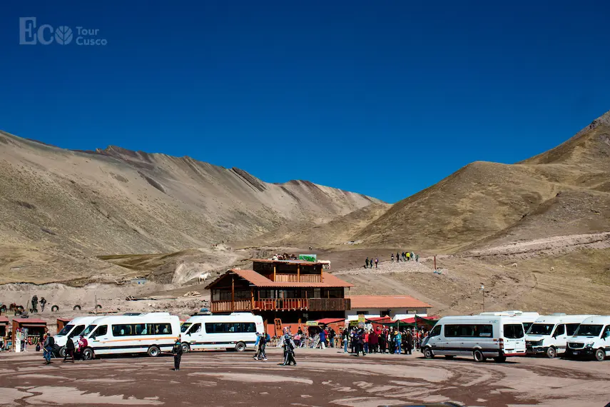 bus rainbow mountain