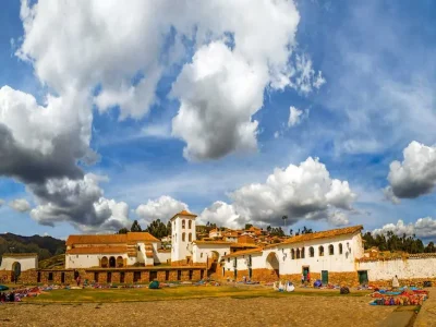 Archaeological-complex-of-Chinchero.webp